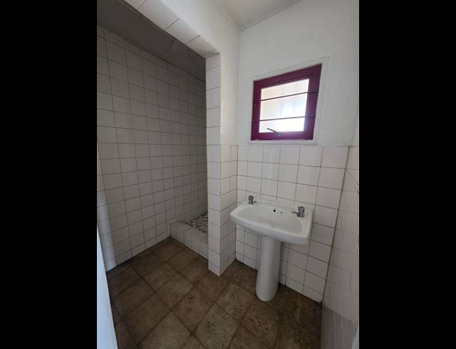 240M² WAREHOUSE TO LET IN DRIEHOEK